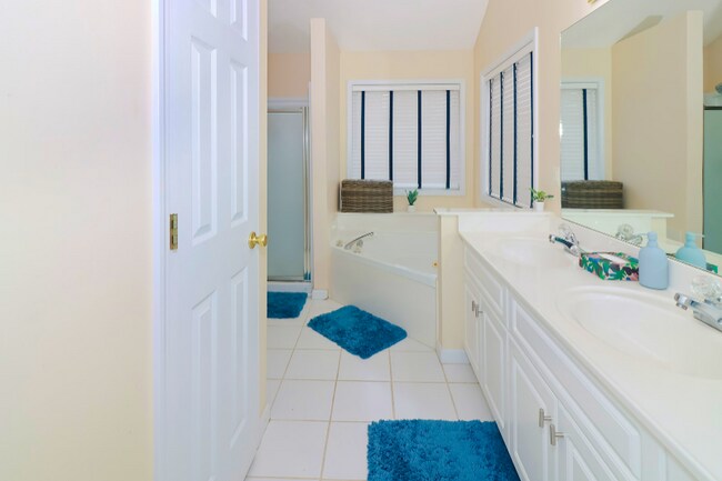 Photo - 1784 Clayhill Pointe SW