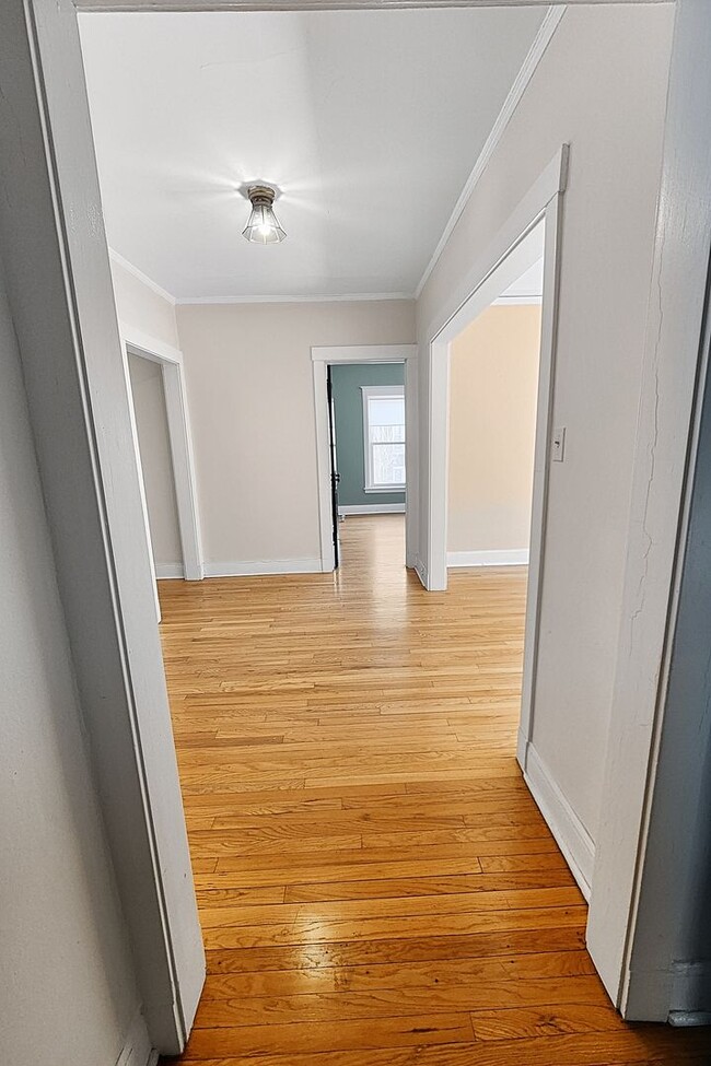 Photo - Large 3-bed/1-bath Apartment in the Heart of Rogers Park! Unit 1302-2