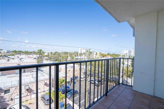 Photo - 6960 Rue Vendome Unidad 503