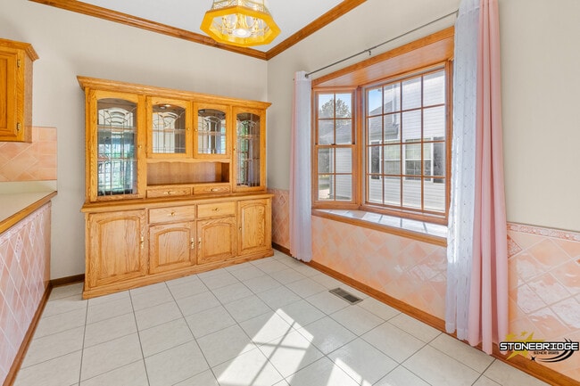 Photo - 260 Shipland Dr