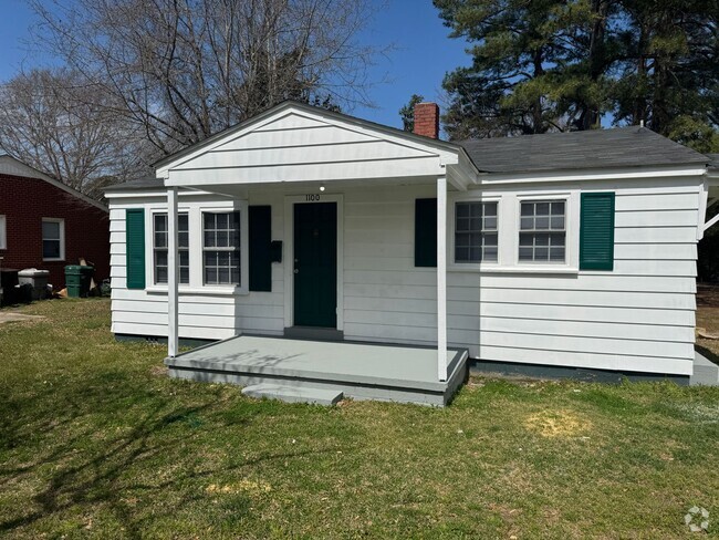 Building Photo - Renovated 2 Bedroom House