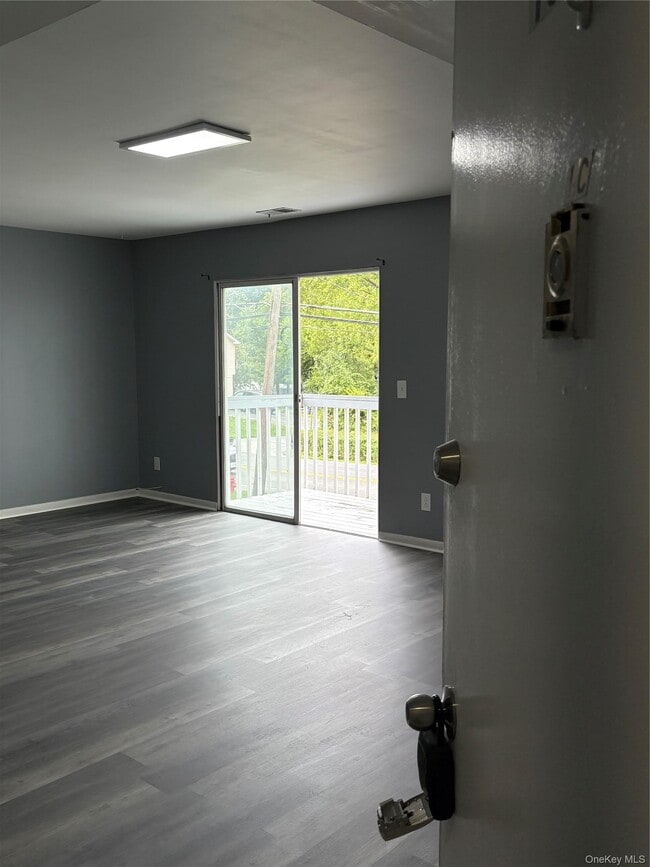 Building Photo - 240 Schutt Rd Unit 1C
