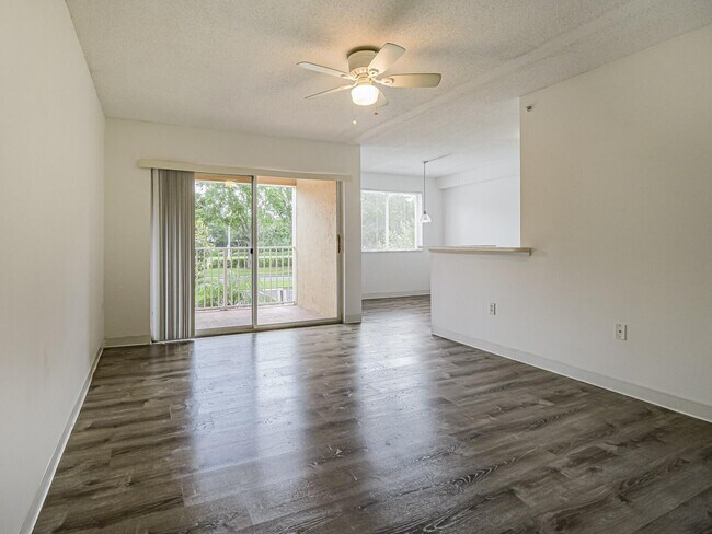 Photo - 1670 N 42ND Cir Unit 203