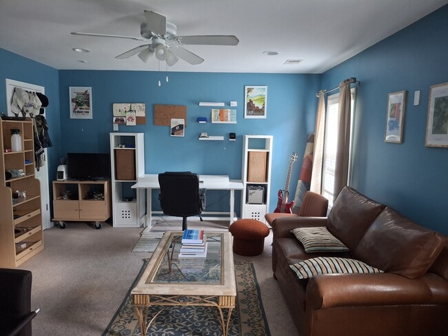$1000 Room - 13511 Porter Creek Rd