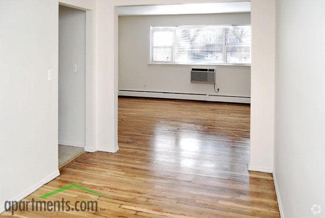 Dining Room Unit C With Dining Room