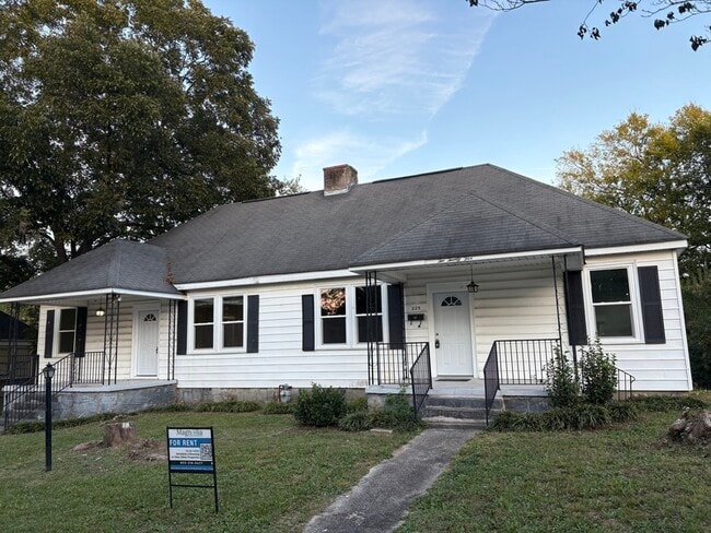 Building Photo - 225 Poplar St Unit B