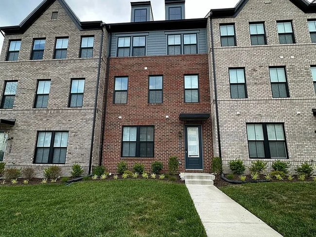 Building Photo - 596 Hazel Dr Unit 1