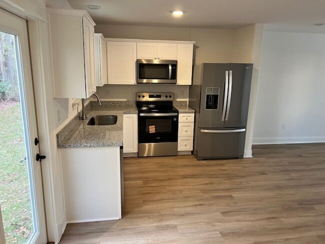 Photo - Brand new rental