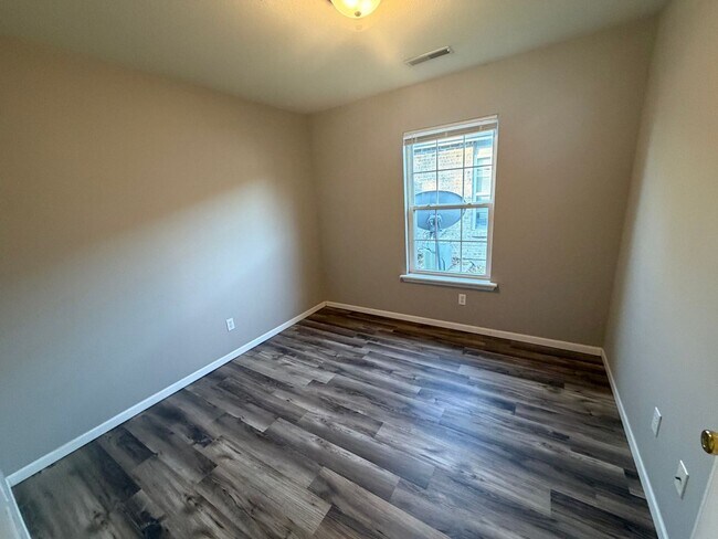 Photo - 2BR/1BA Duplex Home in Hallsville, MO Unit Elaine - Hallsville-112 C