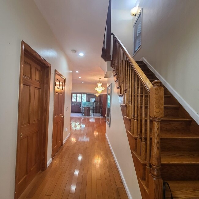 Building Photo - 561 AVENUE E