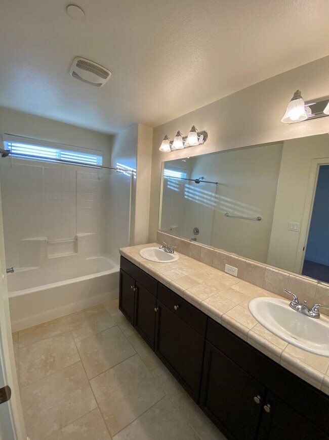 Two story home in Avalon Rental House Rental in Visalia, CA