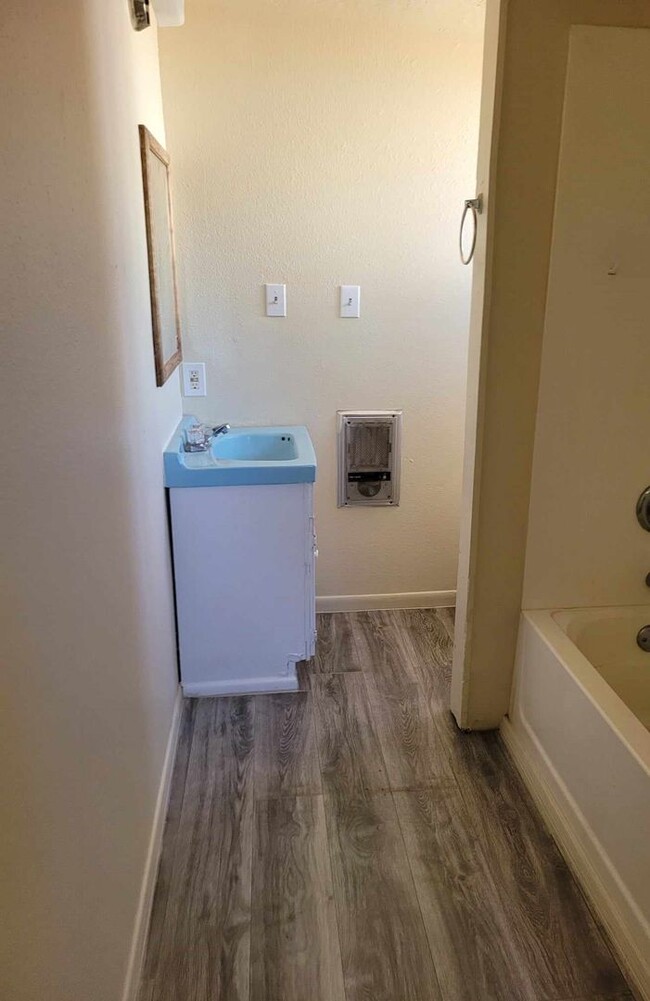 Photo - Efficiency apartment