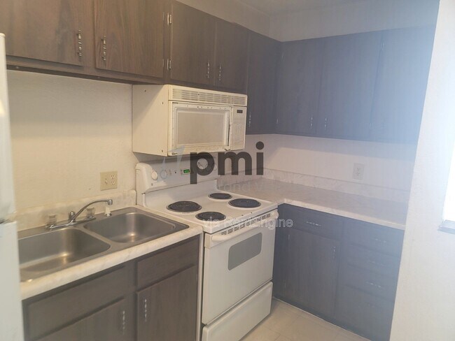 Photo - 1305 18th St Unidad 12