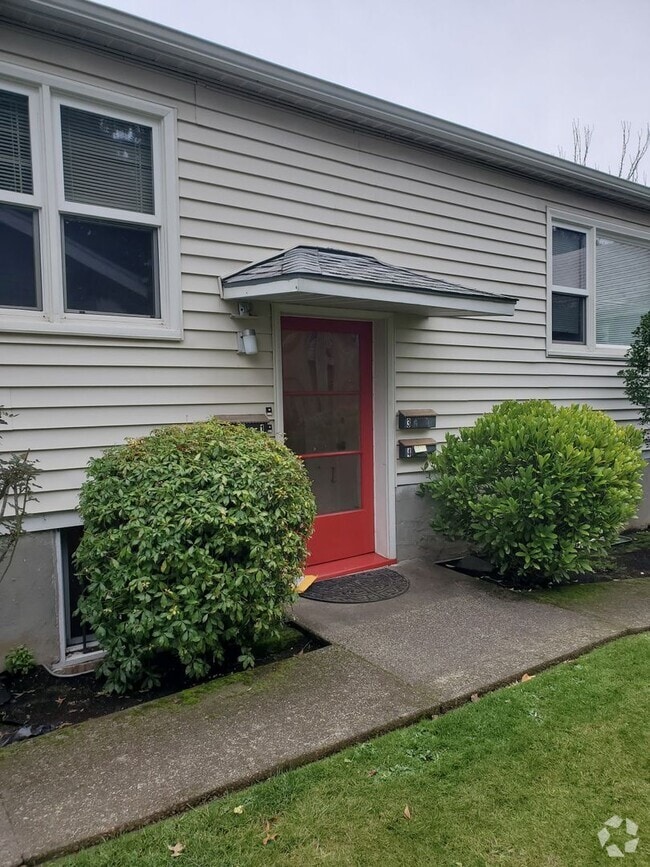 Building Photo - Classic One Bedroom, One Bathroom Apartmen... Rental