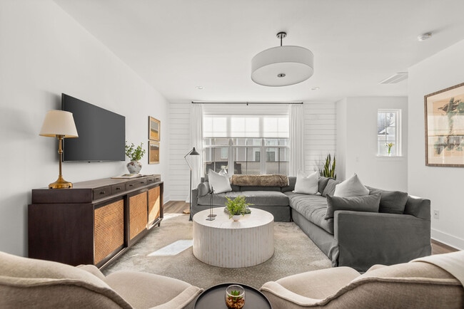 Photo - 7008 Westside Cir