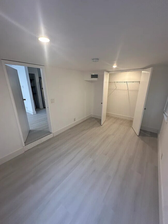 25 NE 69th St