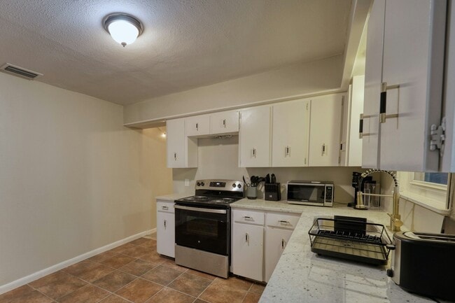 Photo - 250 Arapahoe Dr