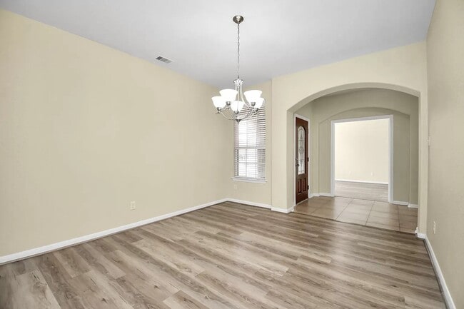 Photo - 6315 Bain Dr