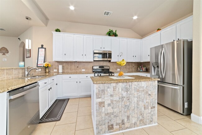 Building Photo - 2023 Wembley Way