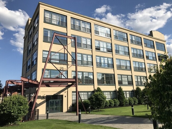 Building Photo - 21 Illinois St Unit 304 Rental