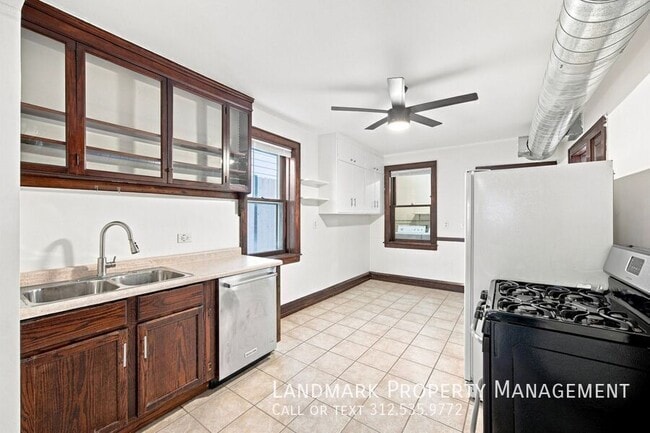 Photo - 2962 N Allen Ave Unit B