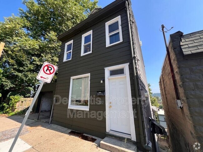 Building Photo - 133 Pius St Rental