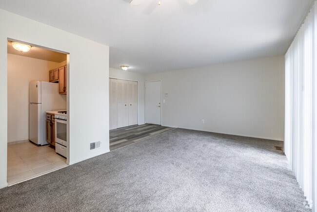 1BR, 1BA - 750SF - Type A - Living Room