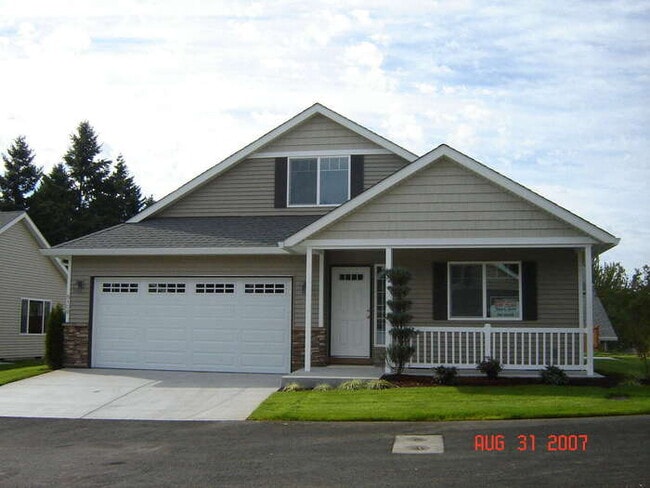 Building Photo - BEAUTIFUL THREE BEDROOM HOME IN VANCOUVER