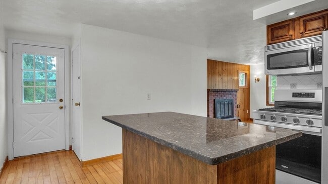 73 Summit Dr