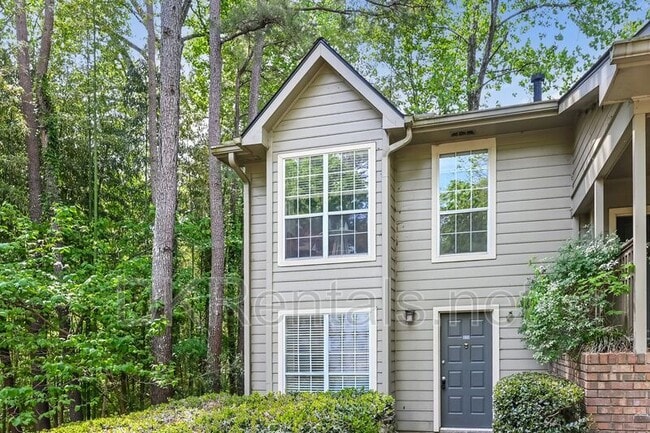 Building Photo - 201 Lenox Way NE