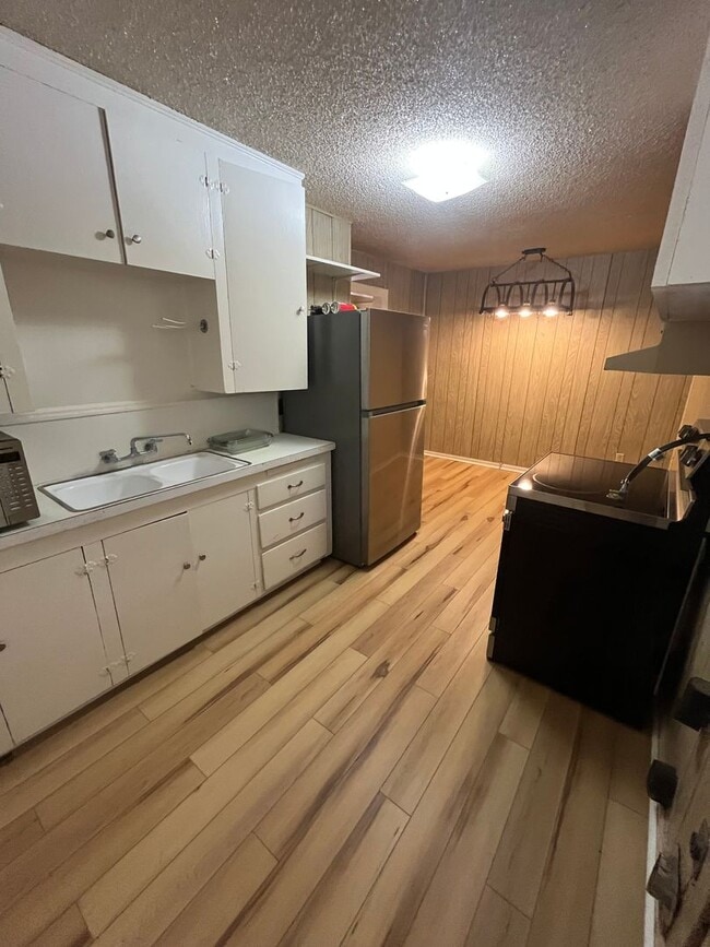 Photo - 3158 S 6th St