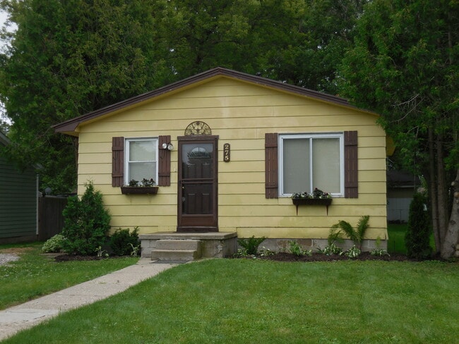 Photo - 275 Parkway