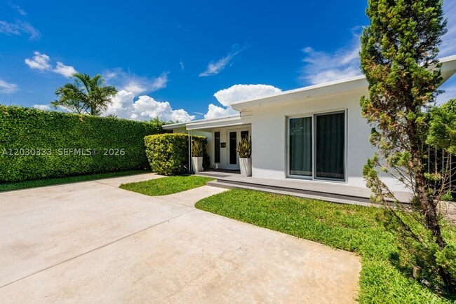 575 W 50th St