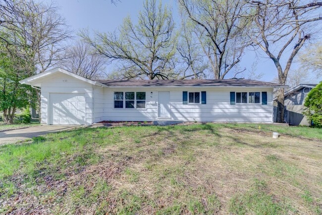 Building Photo - 49 Forestwood Dr