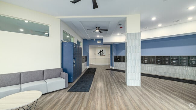 Lobby - 44 Courtlandt