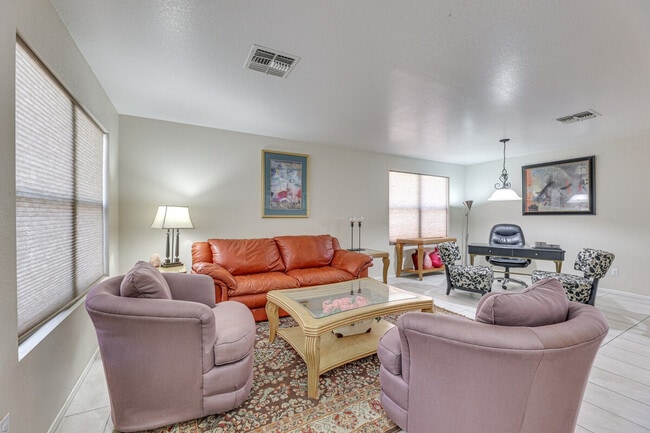 Building Photo - 1836 N Parkside Ln Unit ID1386186P