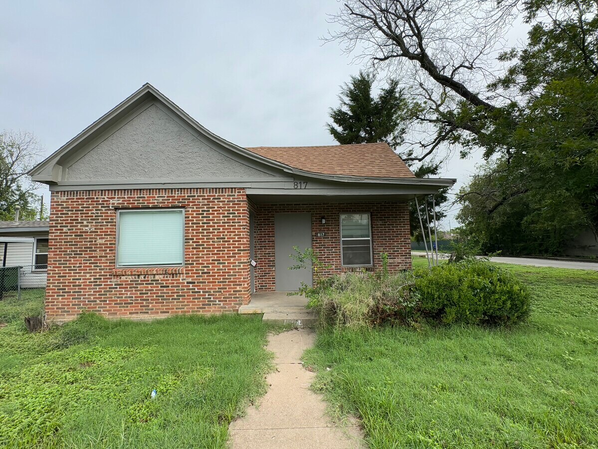 Photo - 817 SE 18th St