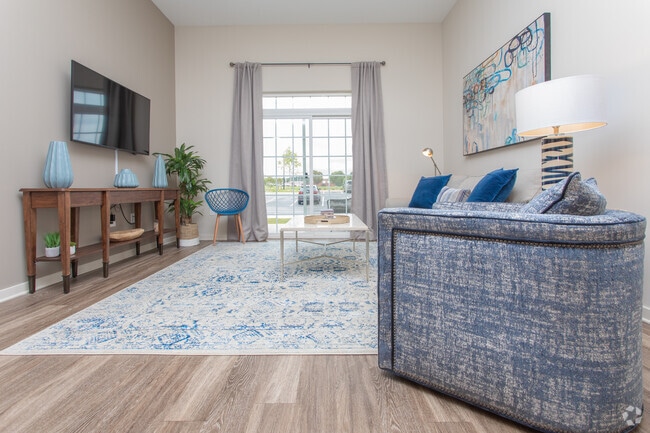 2BR, 2BA - 1215SF