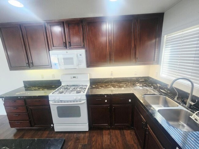 Photo - 1330 Wendell Cutting Ct