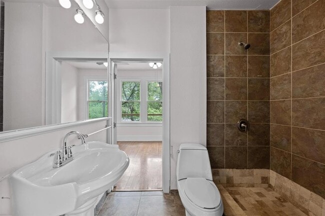 Photo - 713 Patterson Ave