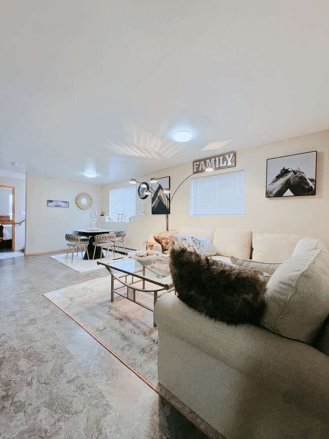Building Photo - 2901 Valleywood Dr Unit ID1315621P