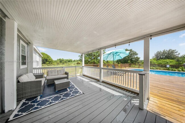 Photo - 755 N Quebrada St