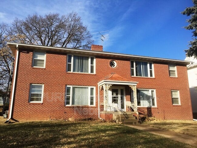 Building Photo - 210 N 32nd Ave Unit 2