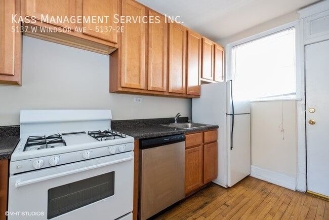 Photo - 5137 W Windsor Ave Apartment Unit 5137-2E