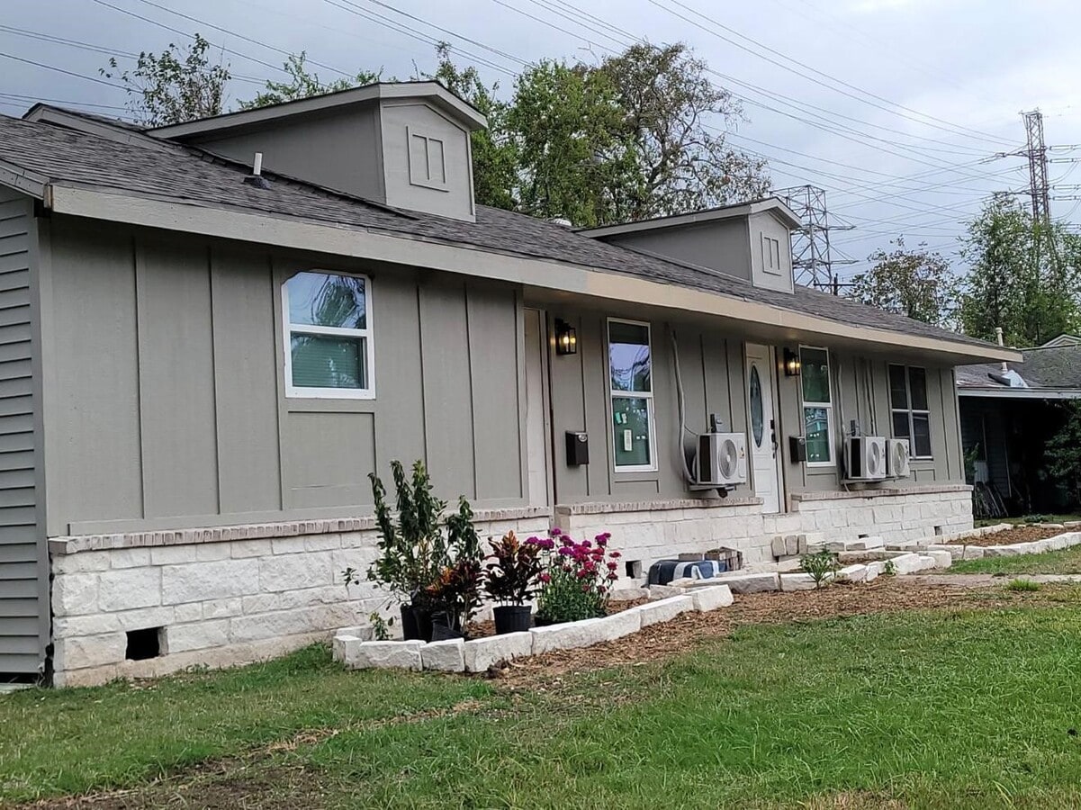 Photo - 401 Trichelle St