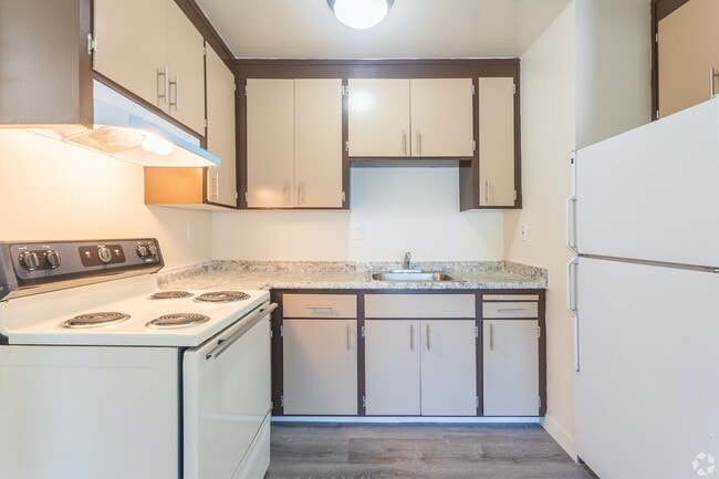 Twin Pines Manor Apartments
