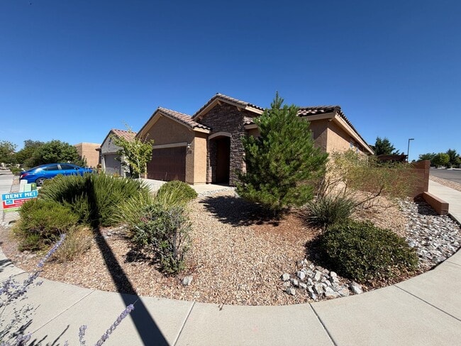 Photo - 4 Bedroom Single Story Home Available Near Golf Course Rd & Southern Blvd!