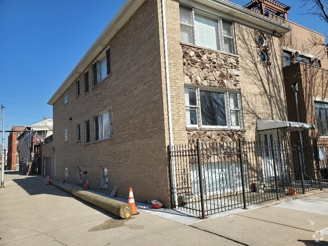 Building Photo - 1248 W Race Ave Rental