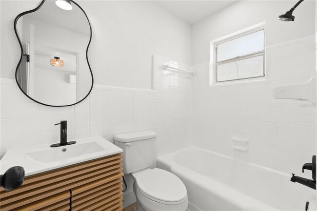 Photo - 13388 1st St E