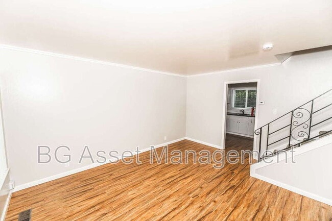 Building Photo - 2377 Downer Ave Rental